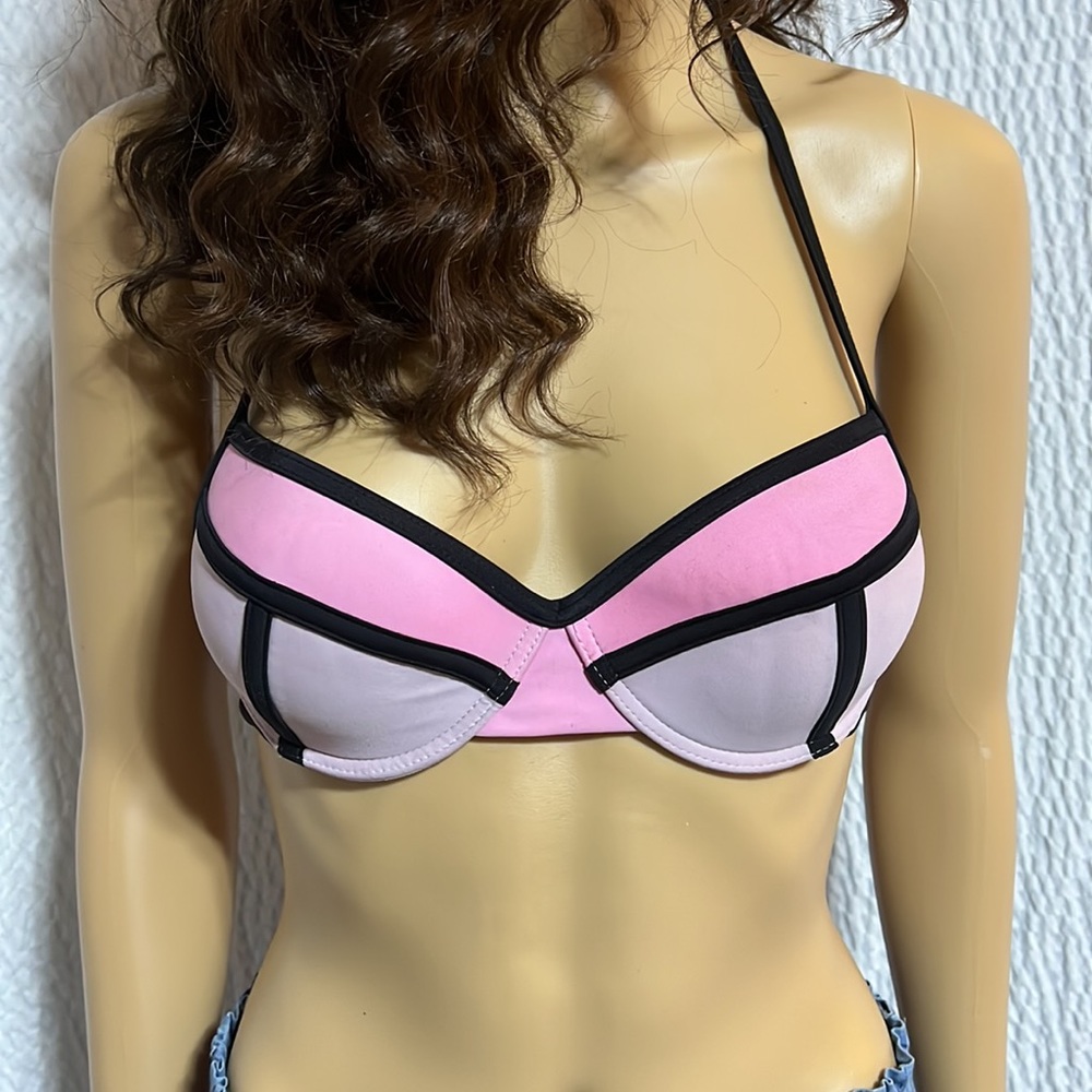 Women’s Swimsuit top pink and black string type and back hook has 3 adjustable